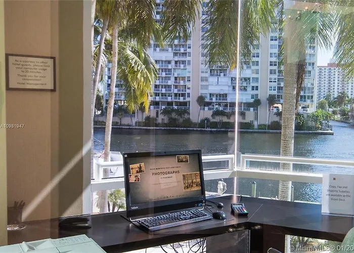Luxury Ocean View Intracoastal Condo In Ft Lauderdale Beach - Sleeps 6 Fort Lauderdale