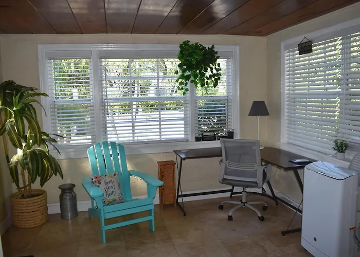 Villa In The Heart Of West Palm Beach, Pets Welcome