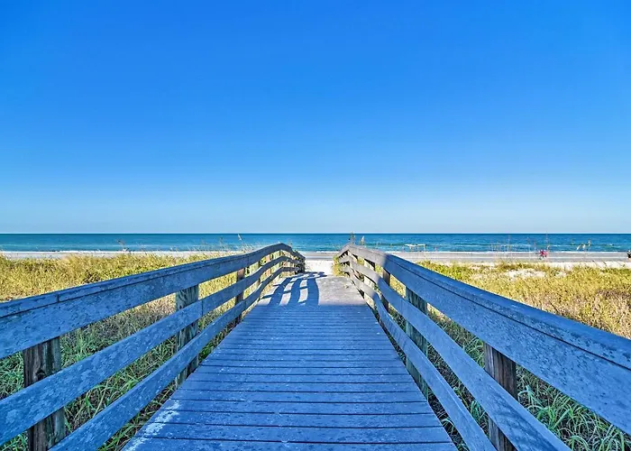Bayfront Clearwater Beach Condo W/ Pool Access!