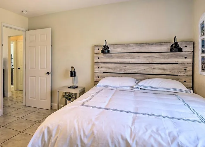 Villa Naples Oasis With Pool, Hot Tub About 2 Mi To Beach