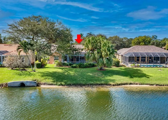 Superb Villa With Private Pool In North Naples