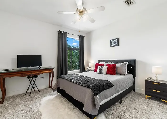 Old East Hill Townhouse Villa Pensacola