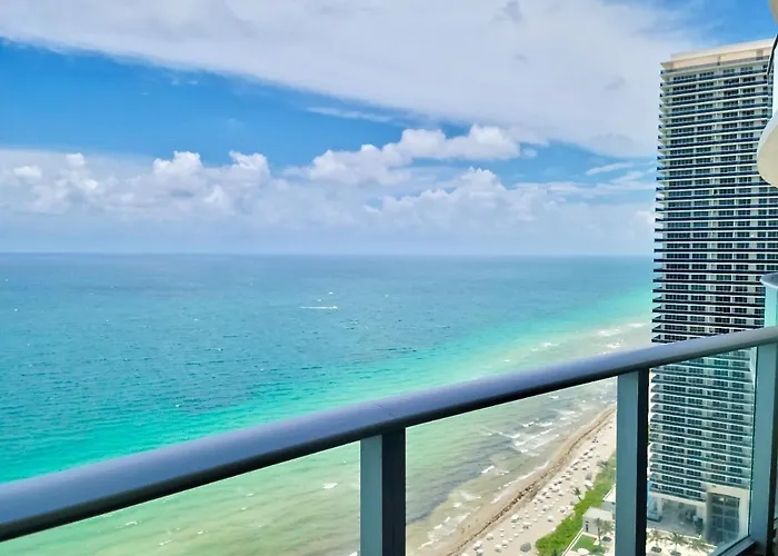 Oceanfront Resident In Luxury Resort Hollywood