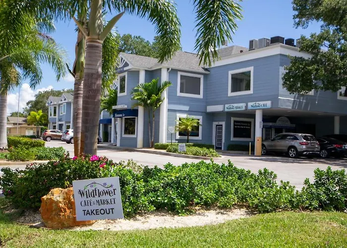 Beach Side Studio With Pool And Parking Apartment Clearwater