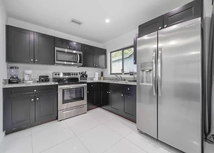 Awesome Duplex 3 Bedrooms 2 Bathrooms Miami