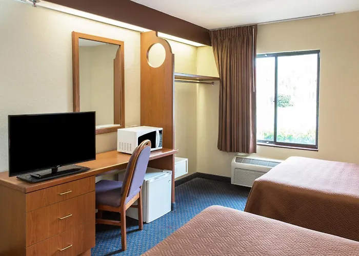 Haustierfreundliches Travelodge By Wyndham Fort Myers Airport