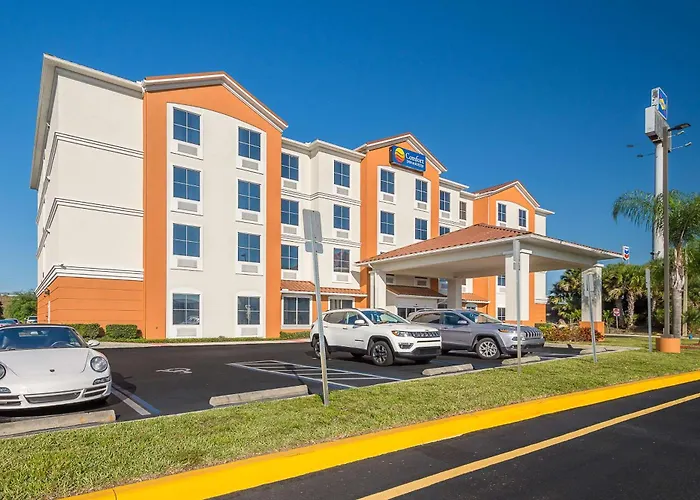 Comfort Inn & Suites Maingate South Davenport