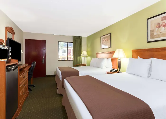 Howard Johnson By Wyndham Tallahassee