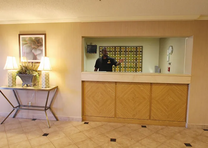 Hotel Baymont By Wyndham Orlando South Williamsburg