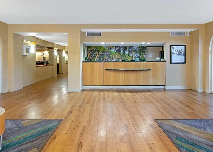 La Quinta By Wyndham Coral Springs South Hotel