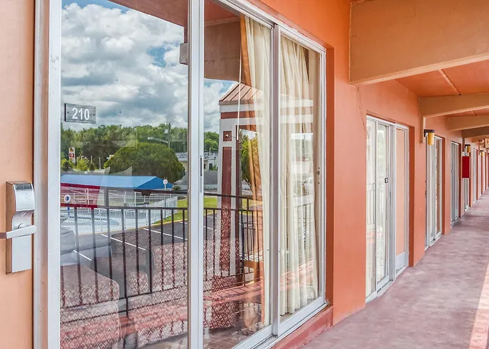Oyo Hotel Mustang Silverspring Fl Silver Springs