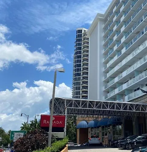 Beachfront Condo In Miami! Sunny Isles Beach