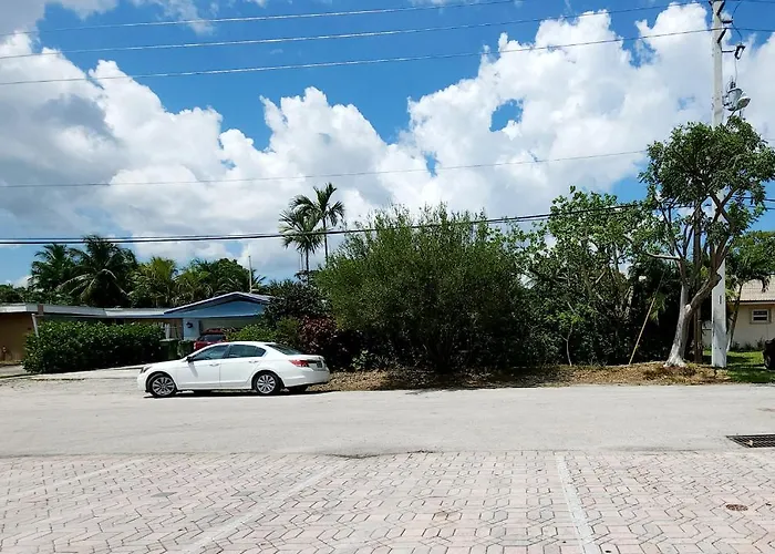 Boutique A3 - Endless Summer Vacation Rental - 15 Minutes To Air & Beach & Cruise Fort Lauderdale