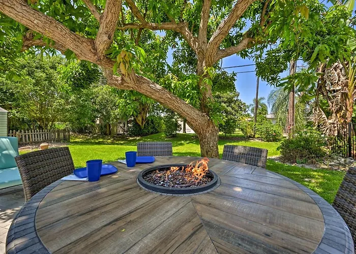 Haustierfreundliches Bright Family Home, Walk to Vanderbilt Beach! North North Naples