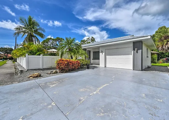 Remodeled Naples Getaway W/ Pool ~ 1 Mi To Beach! che accetta animali