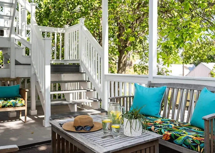 Cabin Rentals in Key West