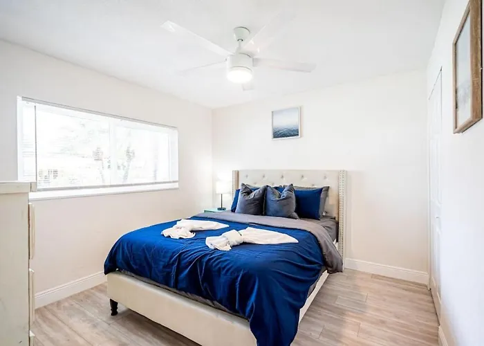 Huisdiervriedelijke Larrys Lauderdale Getaway With Heated Pool And Tiki Hut Villa Fort Lauderdale