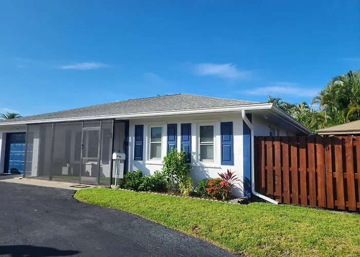 Cheerful 2-Bedroom, 2 Bathrooms Vacation Home With Salt Heated Pool. North North Naples che accetta animali