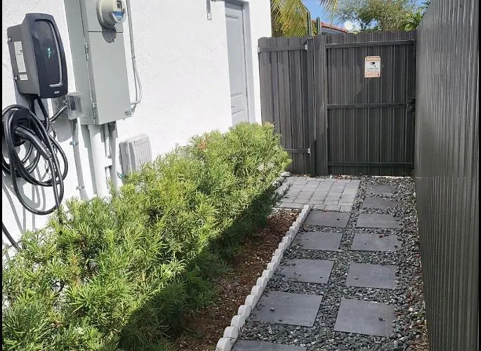 Cozy Private Room South Miami Heights