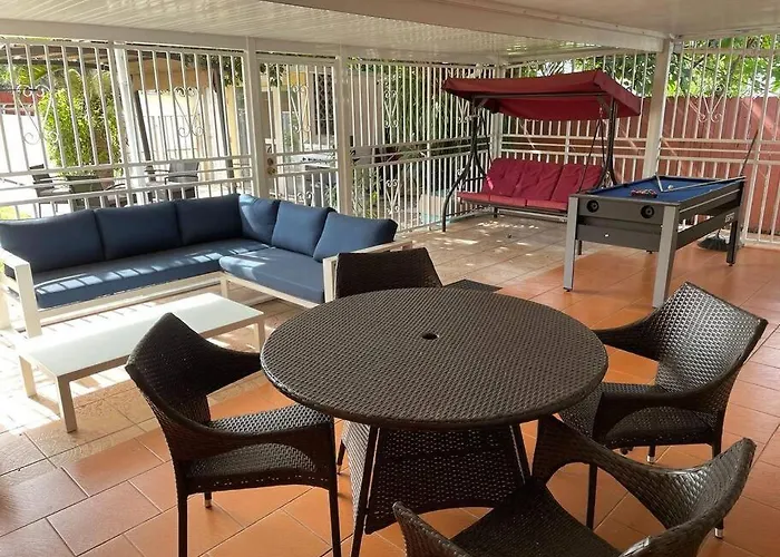 Modern 3-Bedroom W/ Backyard Miami