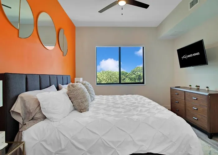 Stylish Boutique Great For Business Or Pleasure Mins From Beaches And Downtown With Drive Shack Apts West Palm Beach