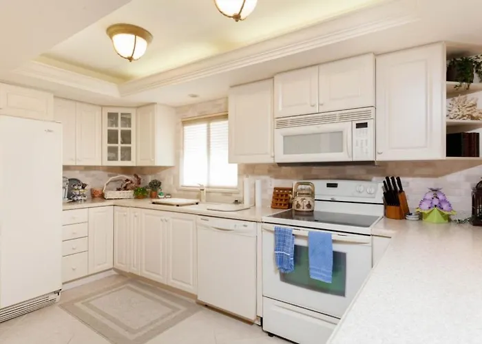 Sea Isles - 2 Bed 2 Baths Condo Bonita Springs