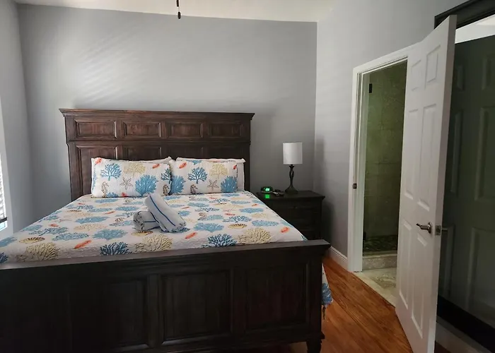 Pensions in Key West