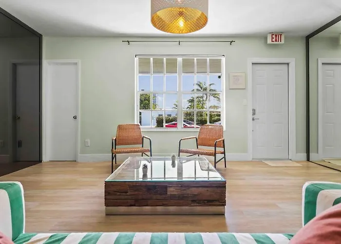 Privates Treasure Island - Modern Miami House 3 Bedroom & 2 Bathroom Miami Beach