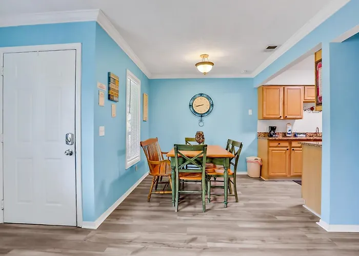 Charming Condo W/ Pool - 500 Yards To Beach, Near Lighthouse & Downtown St. Augustine Beach