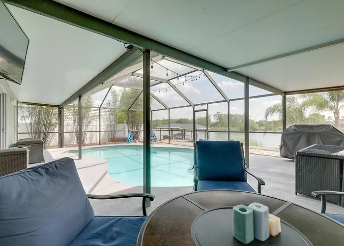 Bright Getaway W/ Ski Lake, 11 Miles To Dtwn Tampa Brandon