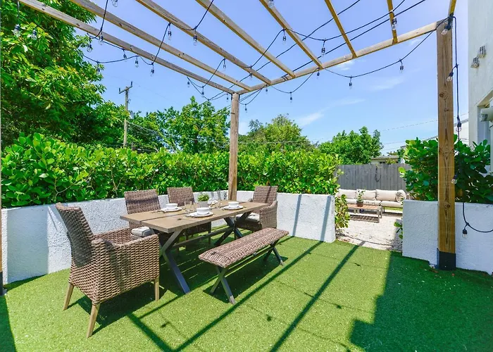 Amazing 5Br Family House At Design District - 15 Min From The Beach Miami