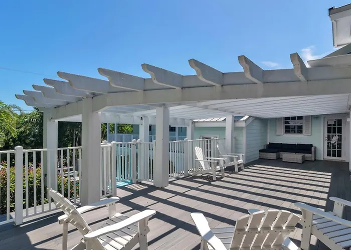 Sunny & Spacious Estate 5 Stars Location Heated Pool Included Game Room Playground Hollywood
