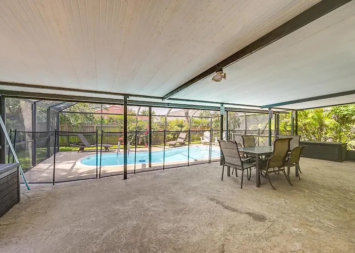 Naples Home Private Pool And Grill About 1 Mi To Beach che accetta animali