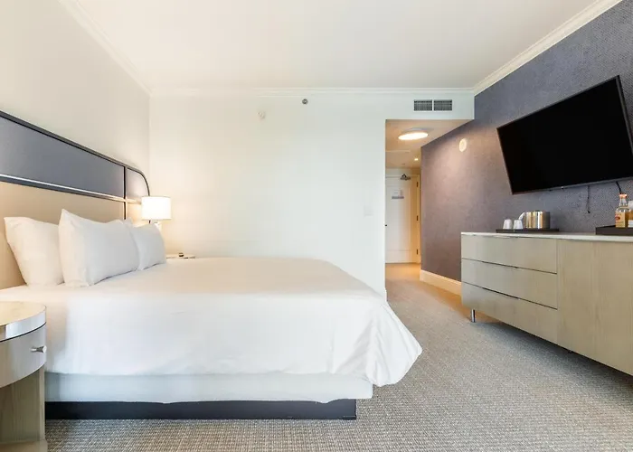 Fontainebleau Aparthotel Miami Beach