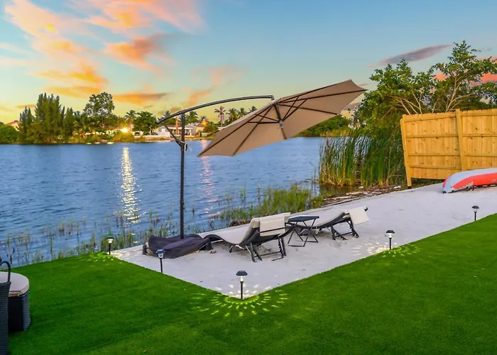 Tulum Private Beach Villa In Miami With Hot Tub & Bbq, Ping Pong & Pool Table
