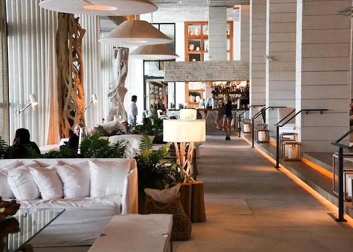 Stunning Studio With Balcony In South Beach Miami Beach