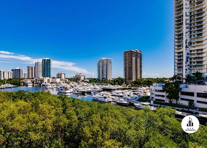 Uhost AI - 3BR Condo - Stunning Water Views Miami