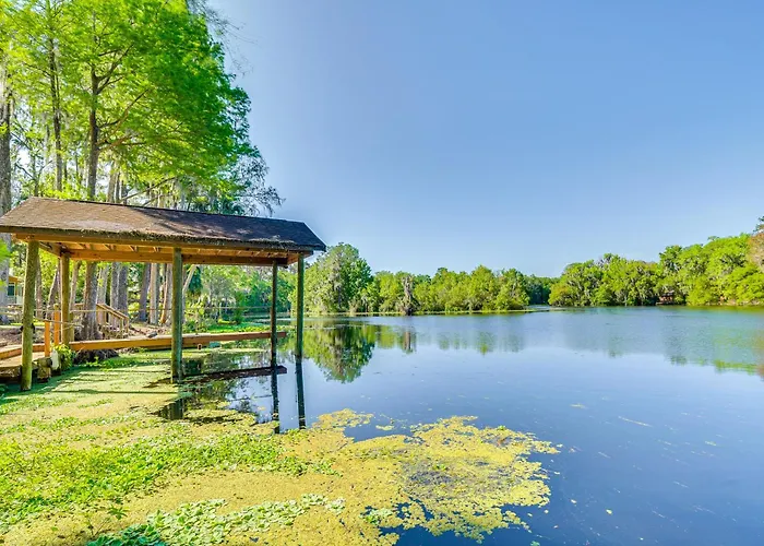 Dock And Lanai Waterfront Home In Dunnellon