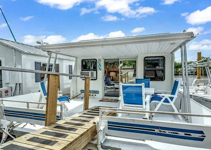 Treasure Harbor Hotel Islamorada
