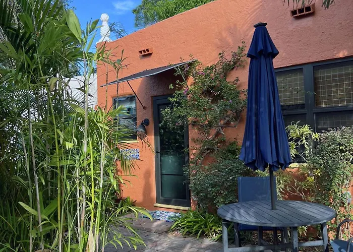 The Cottage At Pineapple House West Palm Beach