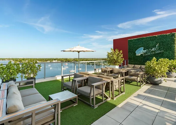 Beachfront Condo With Rooftop Pool! Hollywood