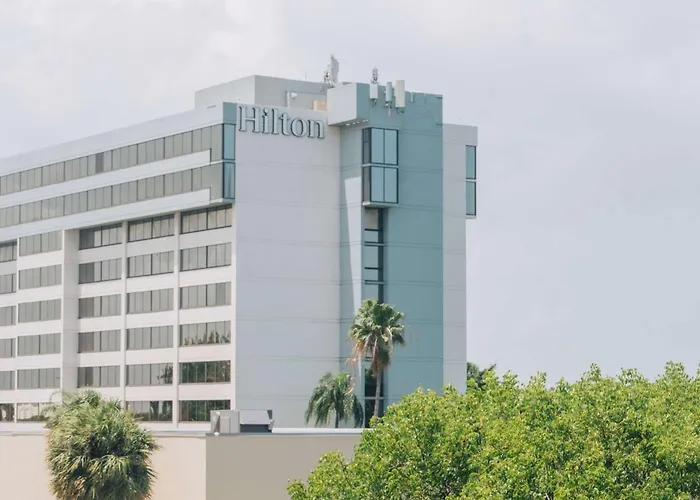 Hilton Palm Beach Airport Cloud Lake