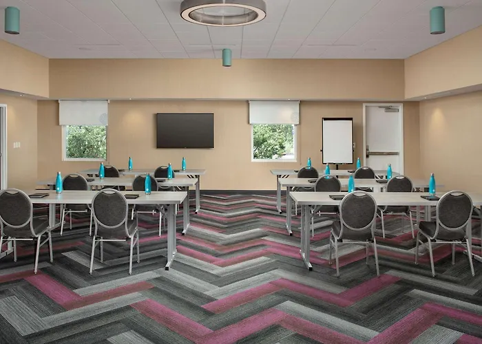 Hotel Tru By Hilton Orlando Convention Center Williamsburg Mit einem Kasino