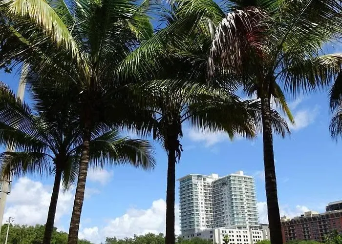 City View Balcony Steps From Restaurants, Peacock Park & Marina Miami