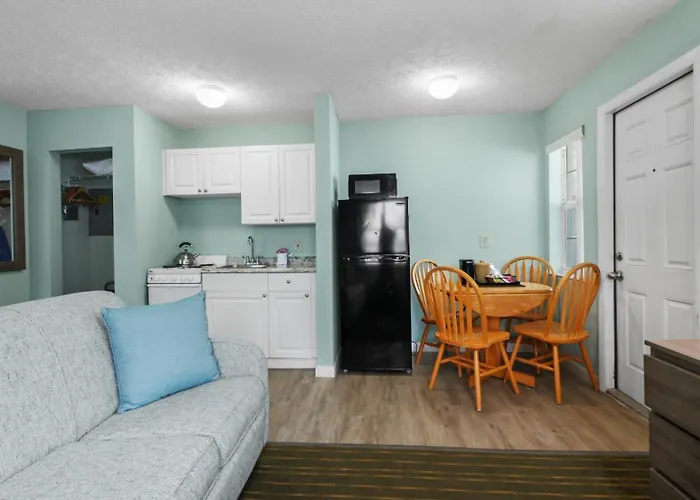 Ocean Court Beachfront Hotel Daytona Beach - 2 star Hotel