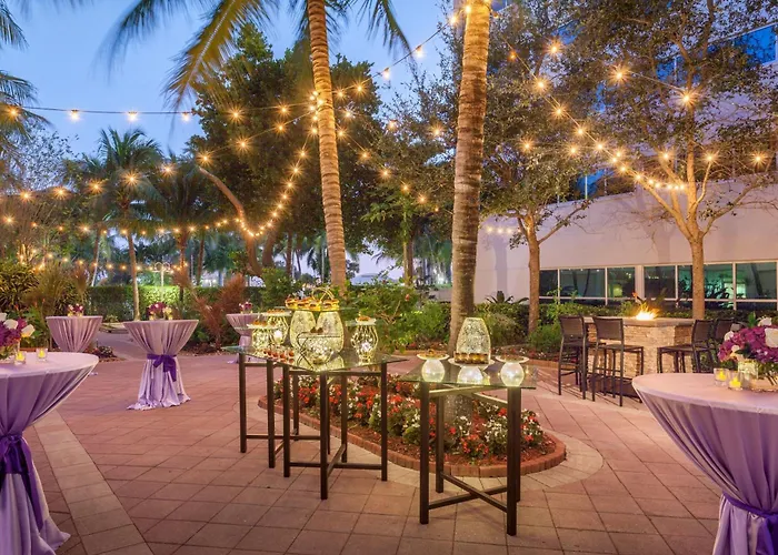 West Palm Beach hotels near Rosemary Square