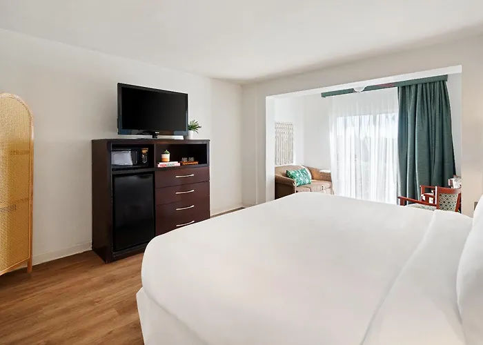 Palm Tree Club Miami Hotel North Bay Village
