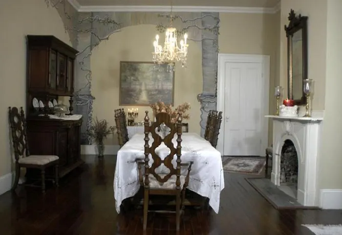 1872 Denham Inn Monticello