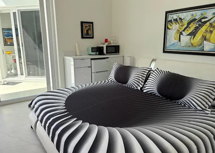 Men Only Clothing Option Guesthouse Near Wilton Manors Fort Lauderdale