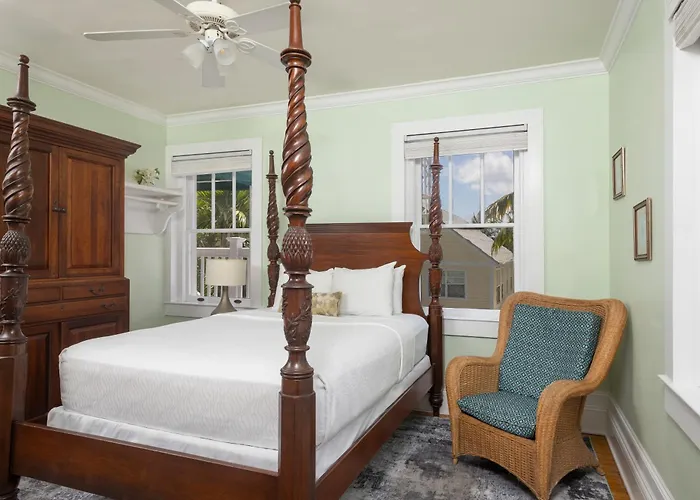 Weatherstation Inn Circa 1911 Key West